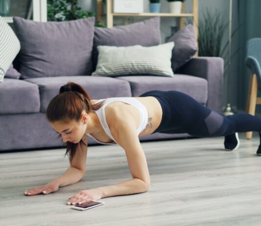 “일상 속 작은 변화로 지키는 마음 건강, 지금 시작해보세요” a woman is doing push ups on the floor